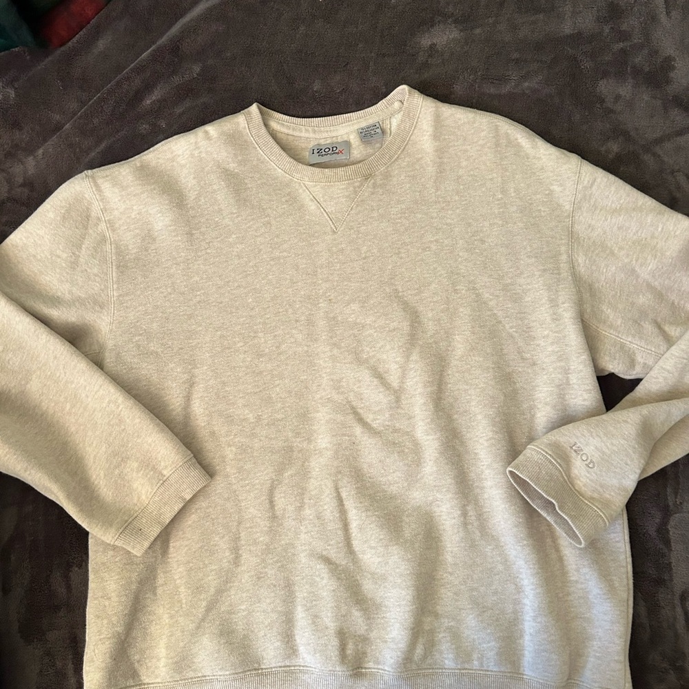 IZOD Men's Light Gray Crewneck Sweater
